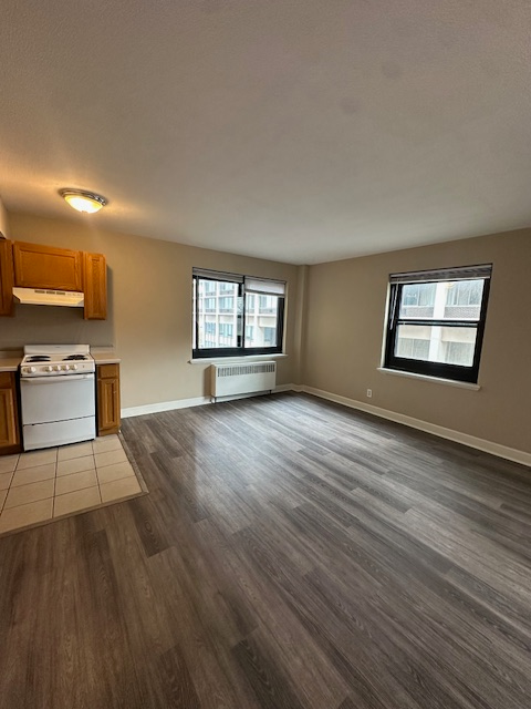 Primary Photo - 1646 N Prospect Ave