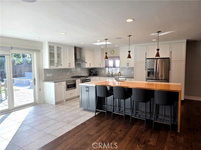 Building Photo - 23400 Collins St