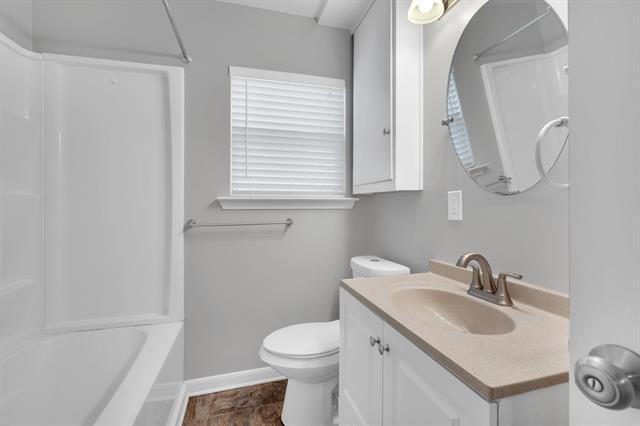 Building Photo - 103 Olive St