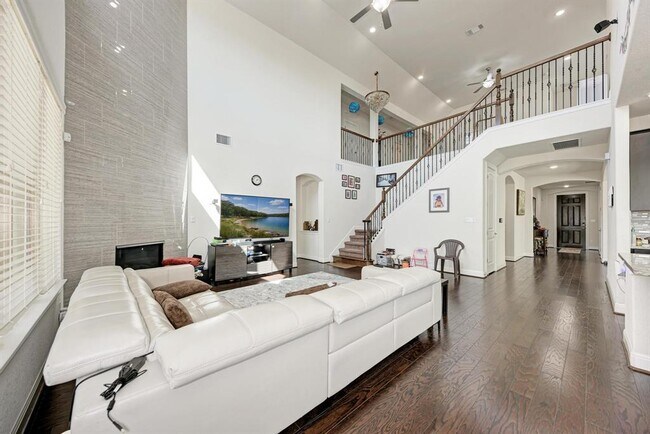 Building Photo - 5304 Cipriano Dr