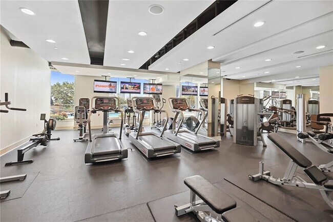 Building Photo - 2795 Peachtree Rd