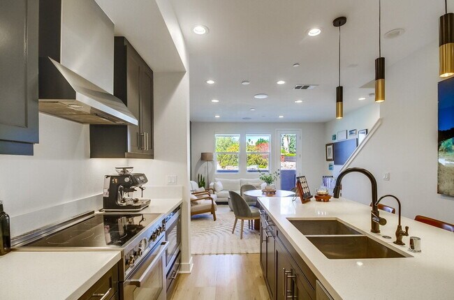 Building Photo - Welcome to your modern La Mesa townhome wi...