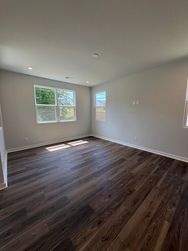 Building Photo - New Construction 3BR/2.5 BA in Griffith Lakes