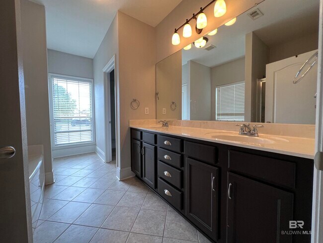 Building Photo - 25360 Spindle Ln