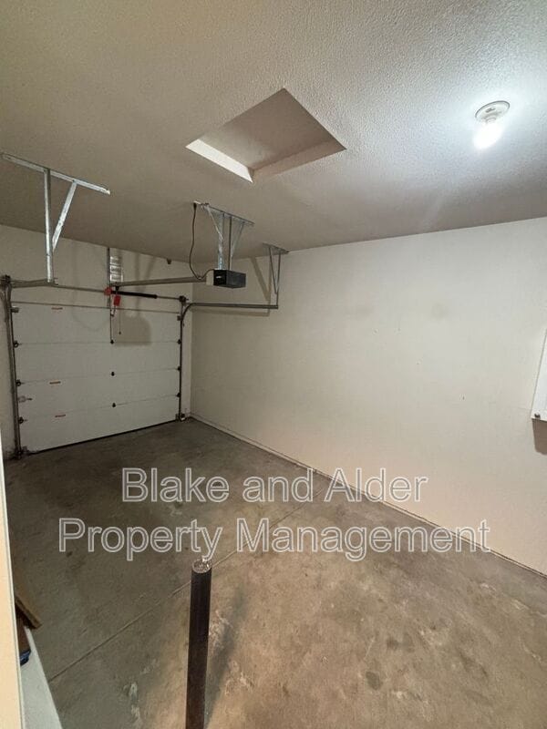 Building Photo - 3607 NE 158th Ave