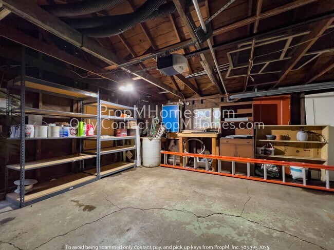 Building Photo - Discover Serenity in King Neighborhood!