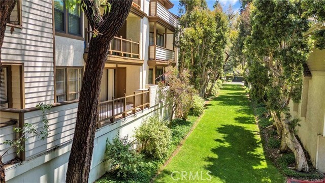 Building Photo - 2571 Plaza del Amo
