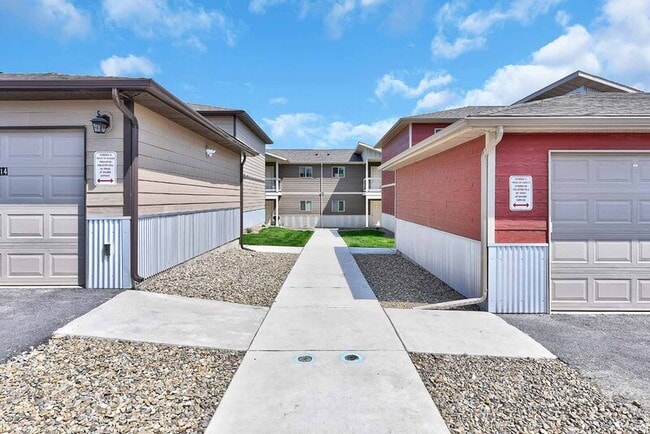 Building Photo - 902 Gibbon St