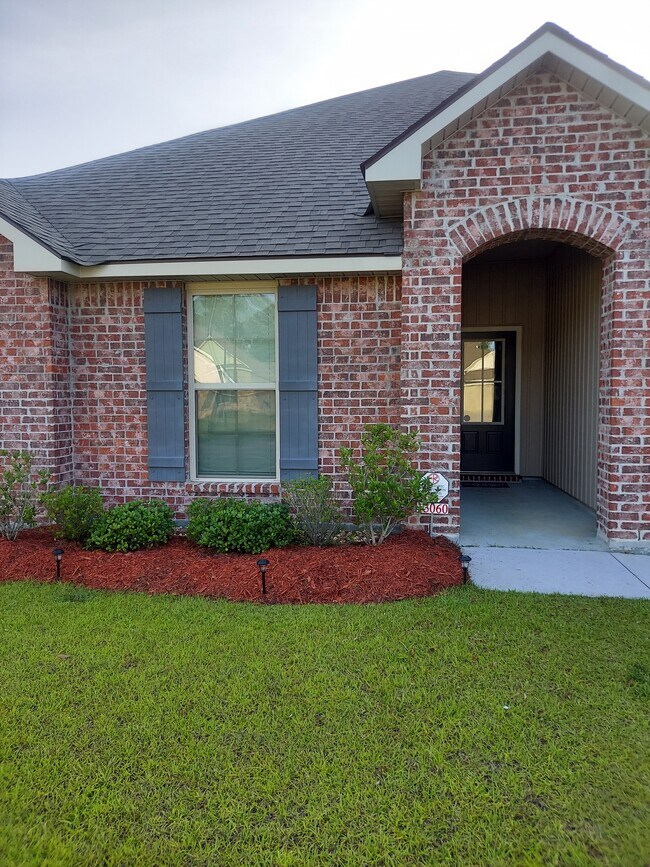 Building Photo - 13060 Fowler Dr