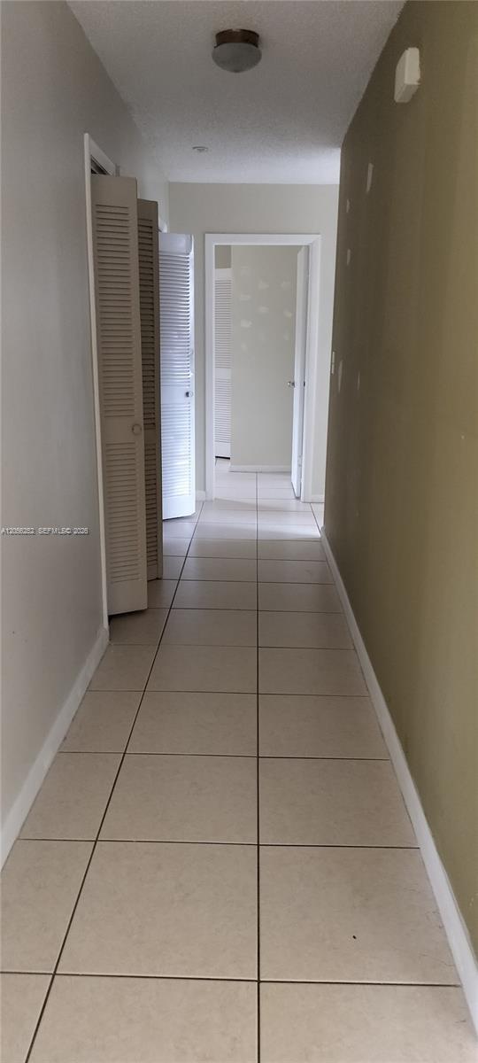 Building Photo - 2829 SW 38th Ct