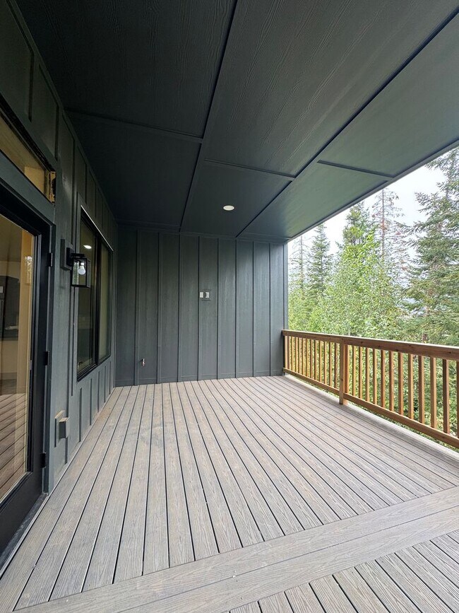 Building Photo - Luxury Rural Home Close to Town for Lease