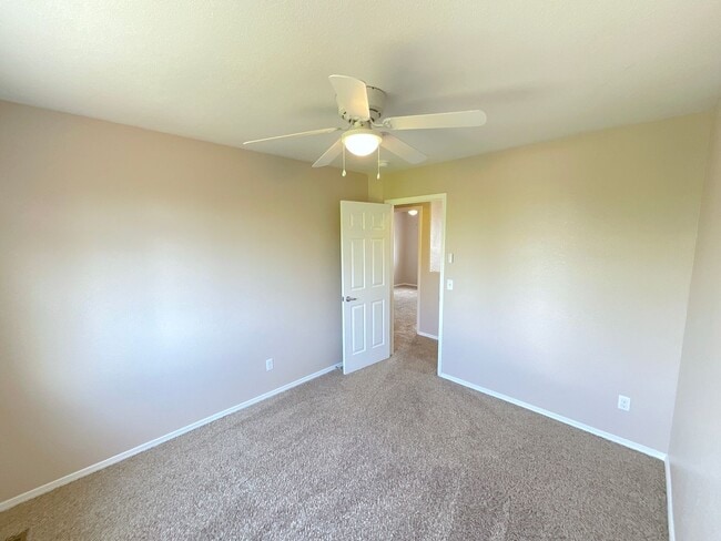 Building Photo - 4 Bedroom Home Available Near Peterson Rd & Constitution Ave!