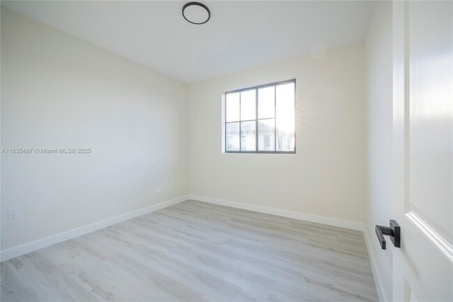 Building Photo - 18020 SW 103rd Ave