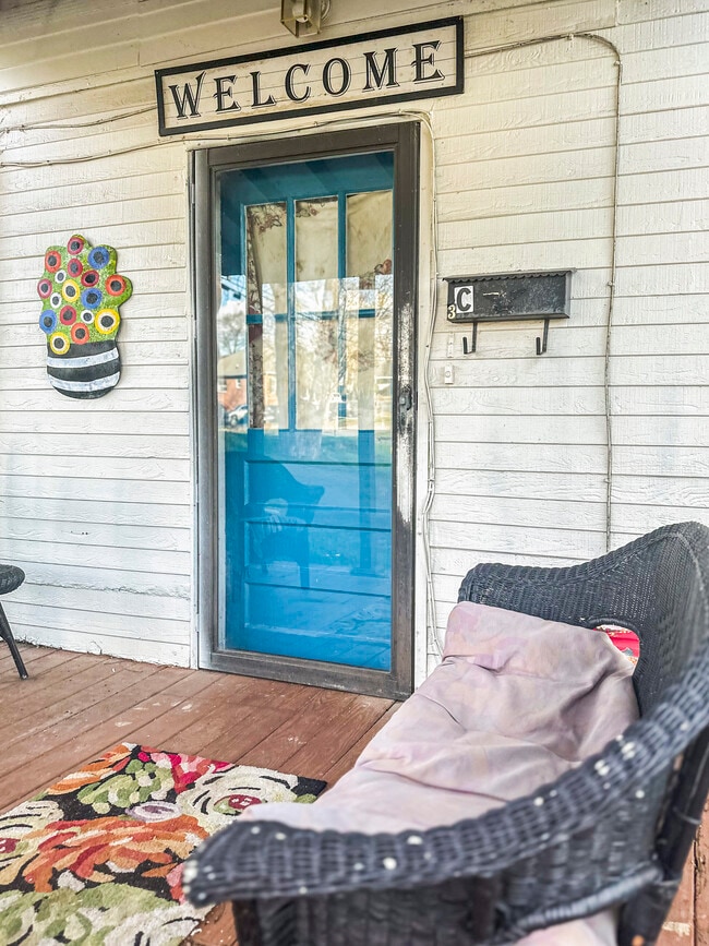 Building Photo - 210 Thurston Ave