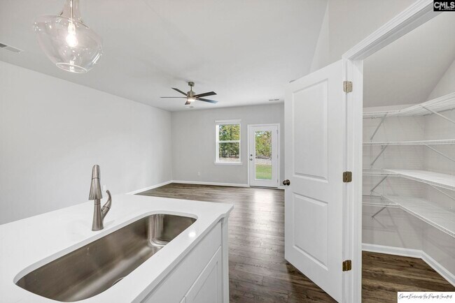 Building Photo - 231 Sunny Hl Dr