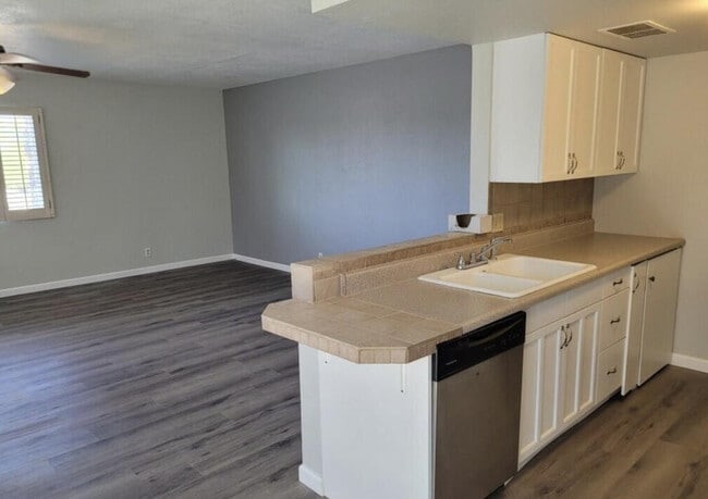 Building Photo - 17019 E Calle Del Oro