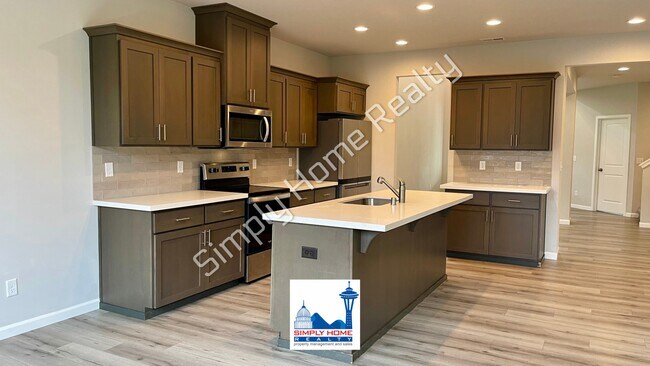 Building Photo - Step Inside to this Home with Spacious & Flexible Living!