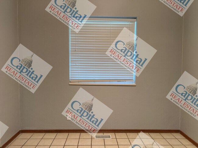Building Photo - Beautiful 3 Bedroom W/ Move In Special