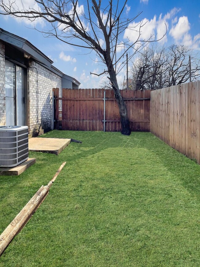 Building Photo - Windy Pine Duplex