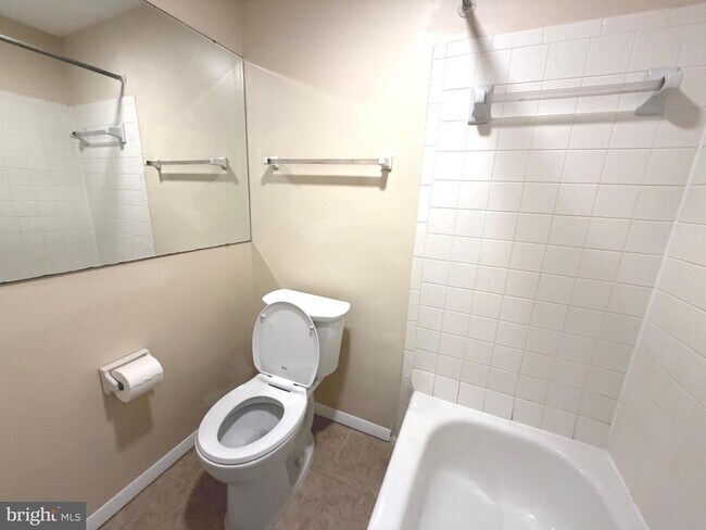 Building Photo - 18131 Chalet Dr