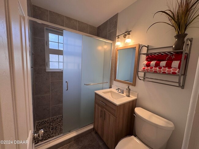 Building Photo - 24 Dolphin Ave