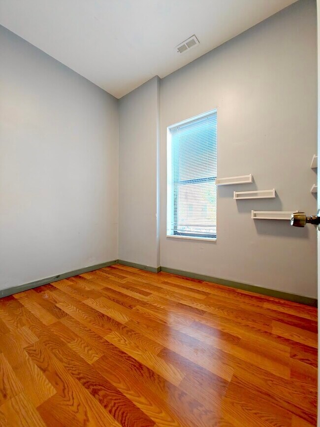 Building Photo - 3102 S Morgan St