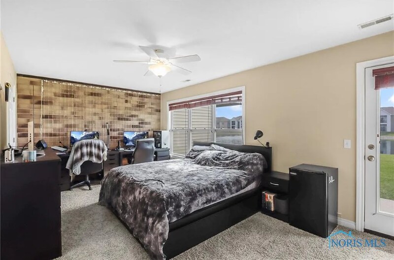 Building Photo - 4733 Lakeside Dr