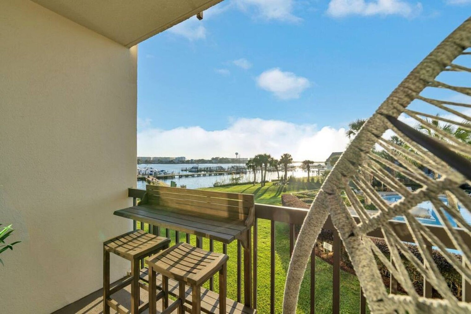 Building Photo - 214 Miracle Strip Pkwy SW