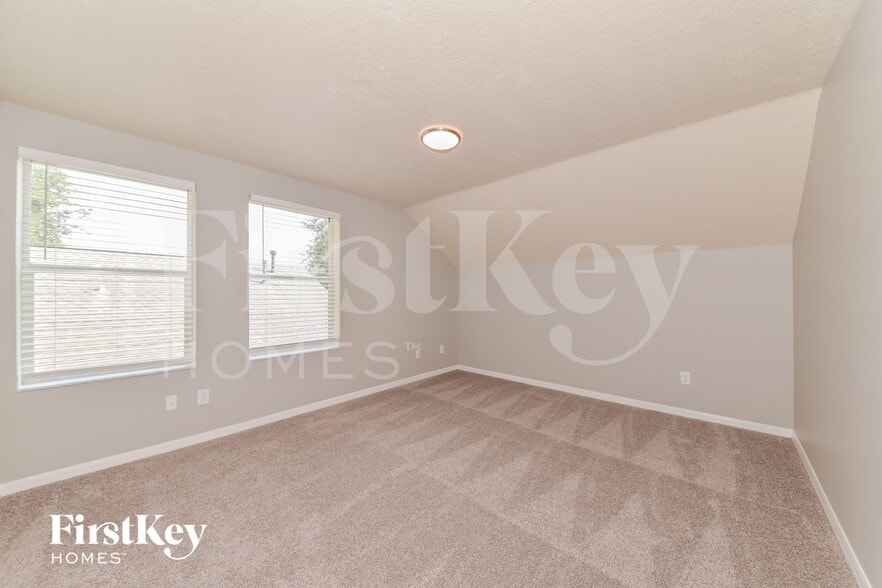 Building Photo - 2128 Brandon Park Cir