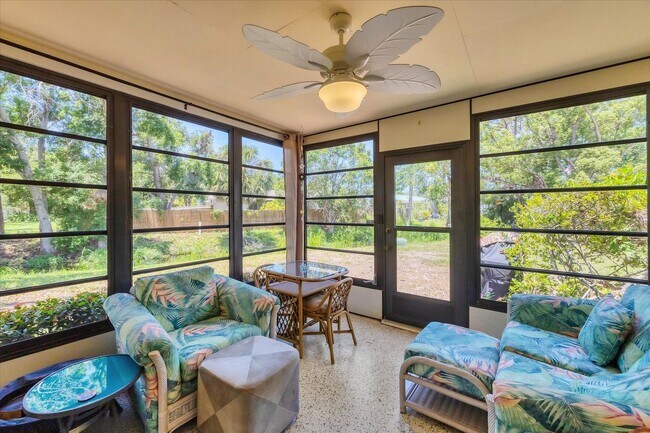Building Photo - BENEVA & CLARK RD / VILLA
