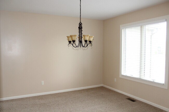 Building Photo - 1114 Pathfinder Cove