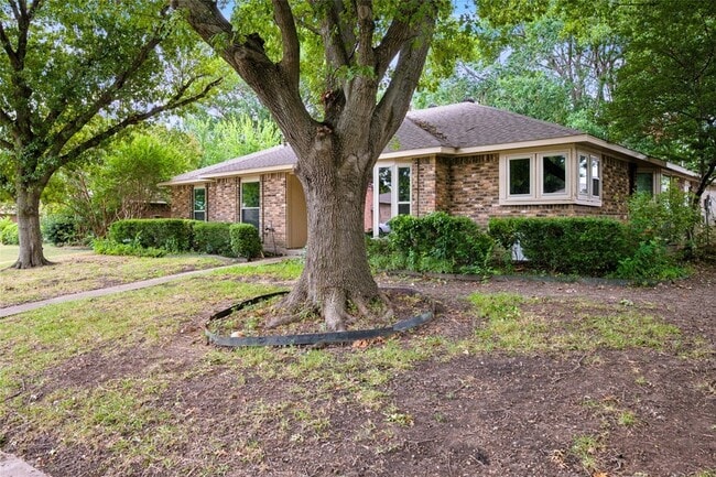 Building Photo - 5502 Coronado Dr