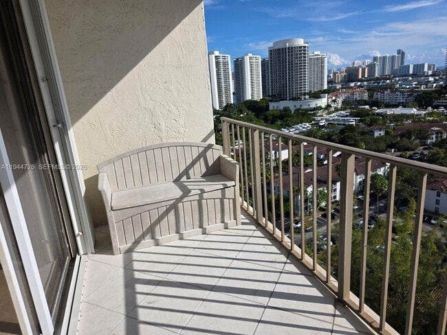 Building Photo - 18151 NE 31st Ct