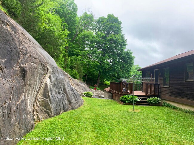 Building Photo - 340 Old Rte 22