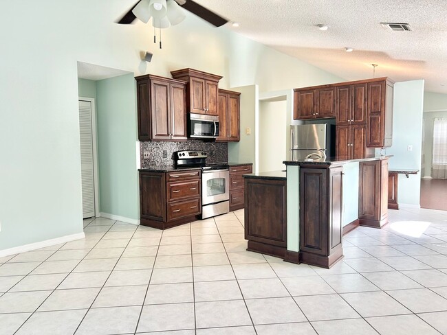 Building Photo - Amazing Dream Home with Water View and Pri...