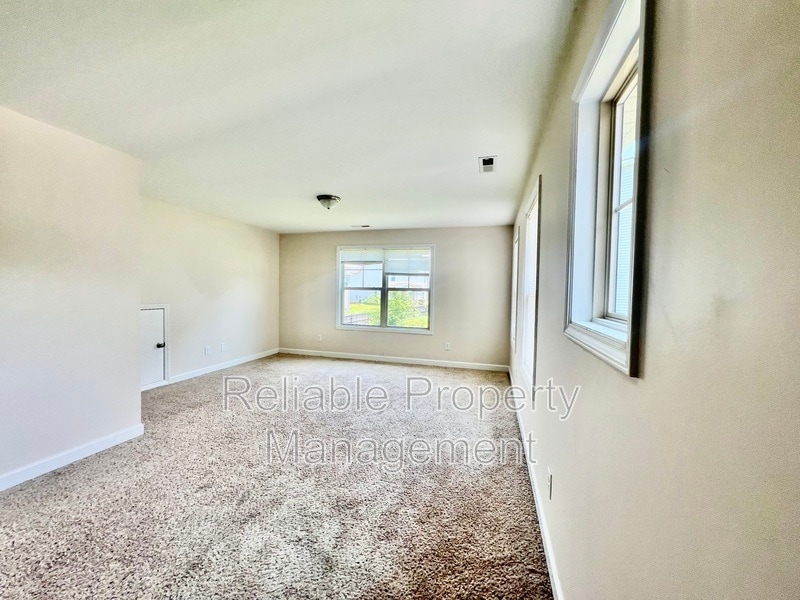 Building Photo - 137 Bobby Ray Ct
