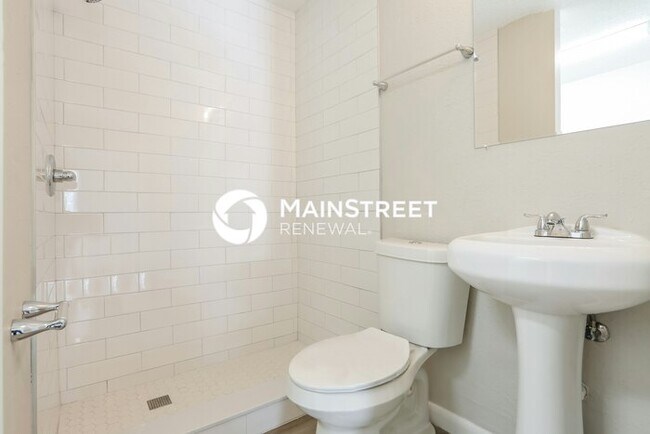 Building Photo - 3 Bedroom Pet-Friendly Home in VENICE, FL with Main Street Renewal
