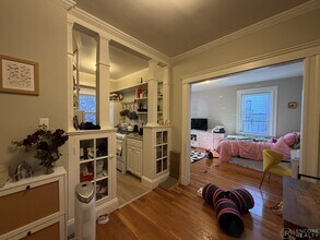 Building Photo - 11 Gray St