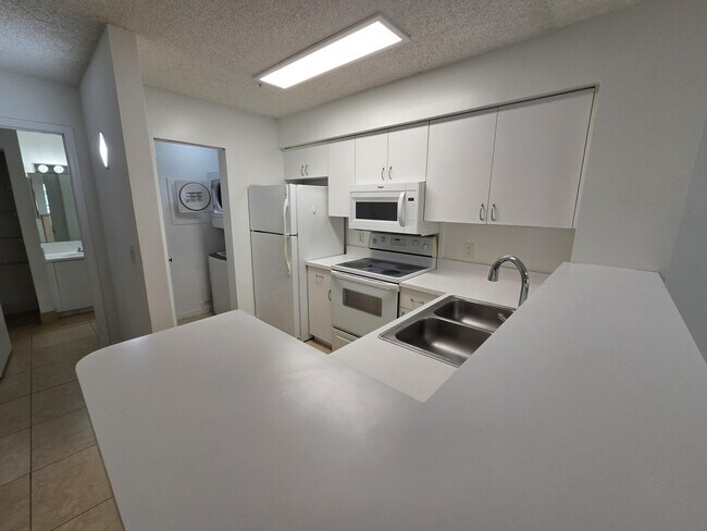 Building Photo - 12130 St.Andrews Pl