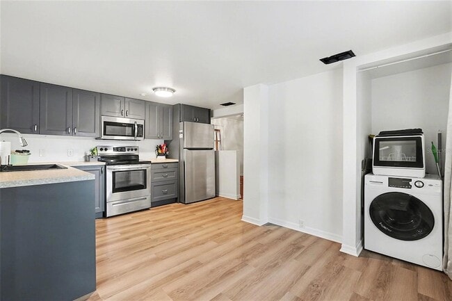 Building Photo - 6305 S MacDill Ave