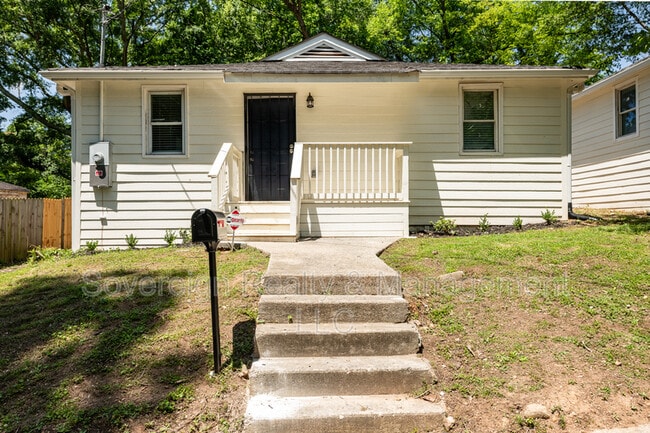 Building Photo - 450 Paines Ave NW