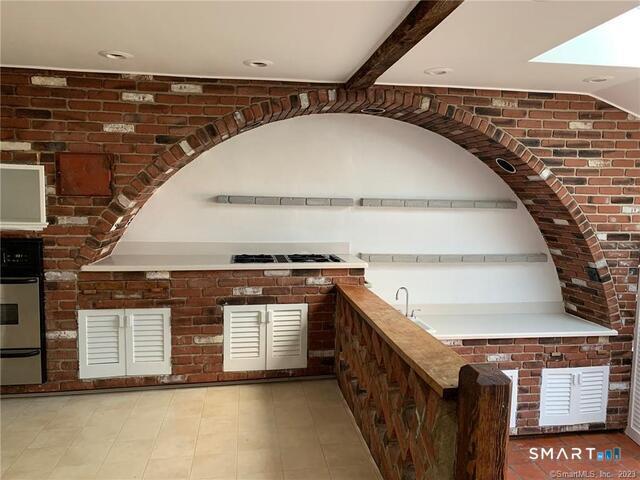 Building Photo - 18 Platts Hill Rd