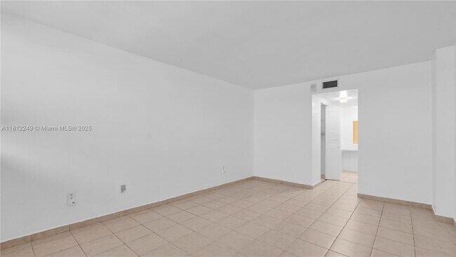 Building Photo - 13155 Ixora Ct