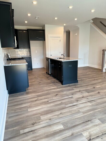 Building Photo - 9637 Munsing Dr