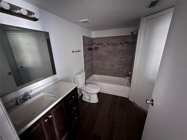 Building Photo - 4105 Tropical Isle Blvd