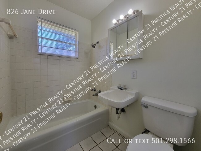 Building Photo - 826 Jane Dr