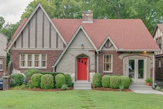 Building Photo - 2610 Woodlawn Dr