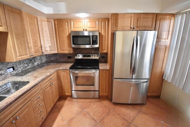 Building Photo - 4301 Martinique Cir