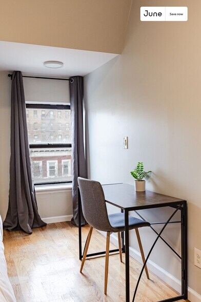 Building Photo - 362 Parkside Ave