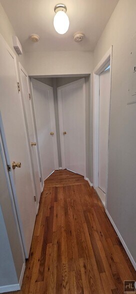 Building Photo - Two Bedroom Bayside Apartment